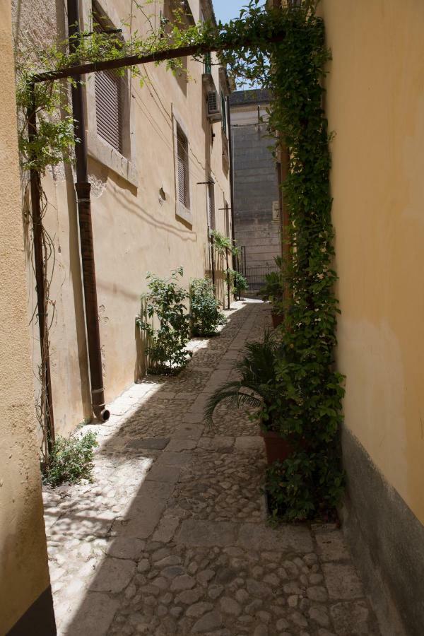 Qui Ed Ora,Guest House. Noto Exterior foto